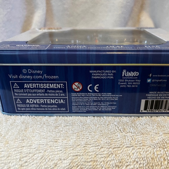 Disney's Frozen Funko Pocket POP Vinyl Figure 3-Pack Tin Elsa, Anna and Olaf - Picture 5 of 5